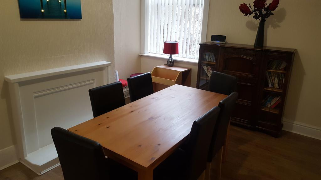 Blackpoolholidaylets Charles Street Villa — Photos 1